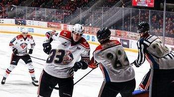 Северсталь одержала победу над Локомотивом в матче КХЛ.