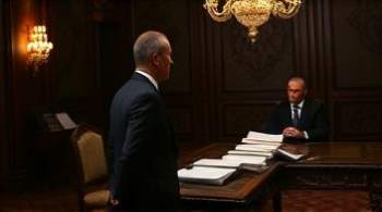 Шадаев доложил Путину о законопроекте о штрафах за экстремистские запросы.