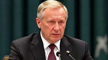 Ушаков прокомментировал сообщения СМИ о своих телефонных разговорах.